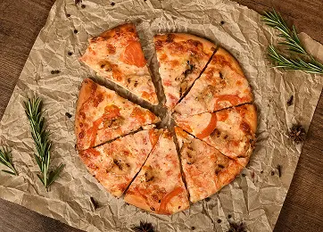 Пицца с курочкой и свежими томатами